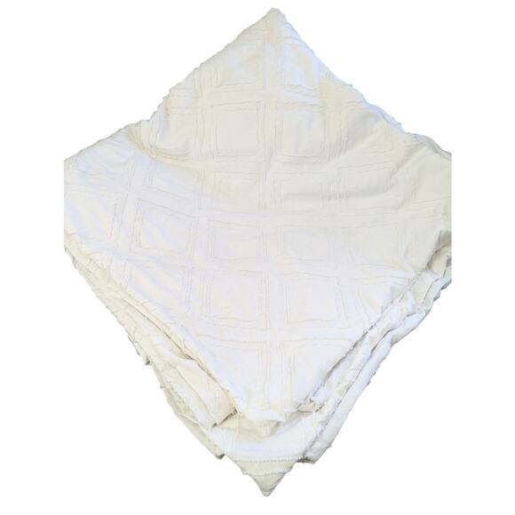 GORGEOUS LIGHTWEIGHT WHITE CHENILLE PATTERNED POLY DUVET, COMFORTER COVER! SZ KG - Picture 2 of 10